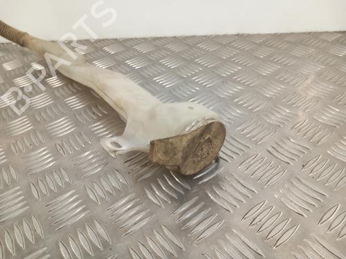 windscreen-washer-tank-bmw-5-e39-1995-1996-1997-1998-1999-2000-2001-2002-2003-28744620 main image