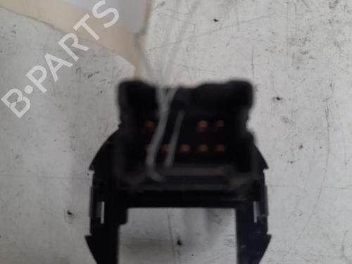 Used Warning switch NISSAN X-TRAIL I (T30) 2.2 dCi 4x4 (136 hp) 28747290