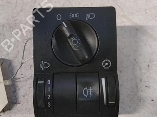 Commande de phare OPEL CORSA C (X01) 1.0 (F08, F68) (60 hp) 28770891