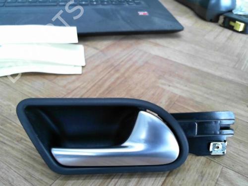Used Front right interior door handle VW GOLF V (1K1) 1.9 TDI (105 hp) 28792805