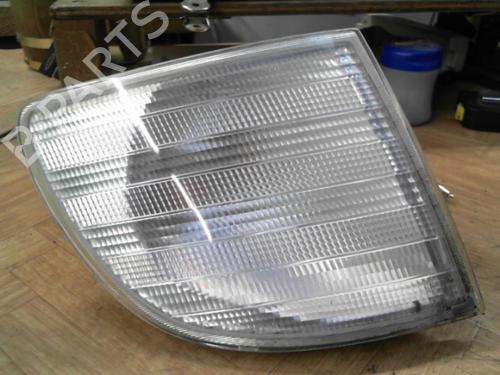 Used Right front indicator MERCEDES-BENZ VITO Van (W638) 108 D 2.3 (638.064, 638.068) (79 hp) 28777279