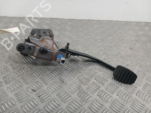 Pedal embrague RENAULT CLIO III (BR0/1, CR0/1) 1.5 dCi (BR17, CR17) (86 hp) 31712587