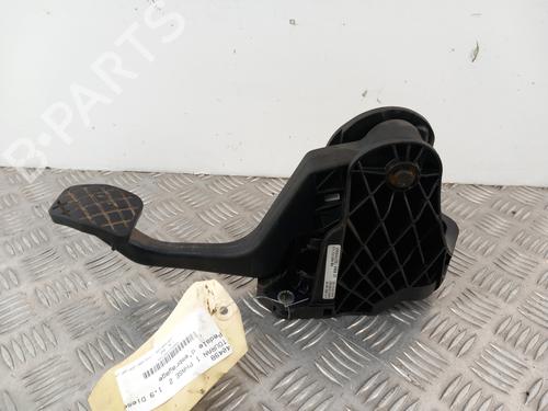 Used Clutch pedal VW TOURAN (1T1, 1T2) 1.9 TDI (105 hp) 32284034