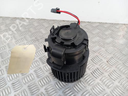 Used Heater blower motor PEUGEOT 308 SW III (FC_, FJ_, FR_, F4_, FN_) BlueHDi 130 (FCYHZL, FCYHZT) (131 hp) 30883442
