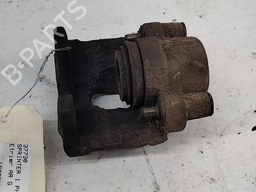 Used Left rear brake caliper MERCEDES-BENZ SPRINTER 2-t Van (B901, B902) 208 CDI (901.661, 901.662, 902.661, 902.662) (82 hp) 28738103