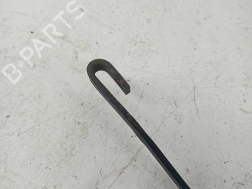 Used Front windshield wiper arm TOYOTA CARINA E VI (_T19_) 2.0 TD (CT190) (83 hp) 28783612