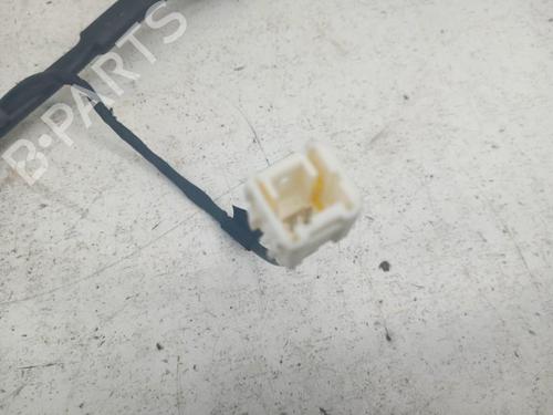 Used Seat buckle PEUGEOT 308 II (LB_, LP_, LW_, LH_, L3_) 1.6 THP 125 (125 hp) 28783529