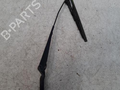 Used Front windshield wiper arm VW POLO III (6N1) 55 1.3 (55 hp) 28747982