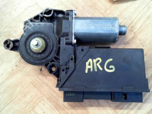 Rudehejsemotor bagstkærm venstre AUDI A4 B7 (8EC) RS4 quattro (420 hp) 28792799