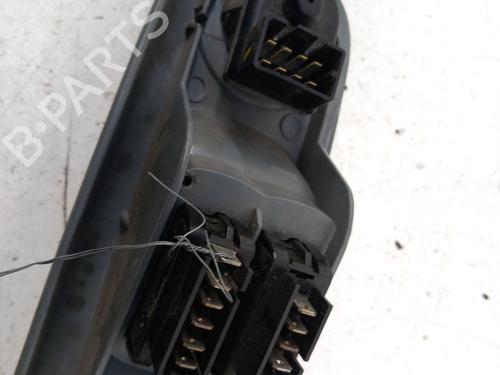 Used Left front window switch RENAULT TWINGO I (C06_) 1.2 16V (C060) (60 hp) 28747871