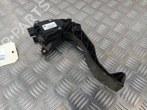 Pedal RENAULT TWINGO III (BCM_, BCA_) 1.0 SCe 70 (BCMB) (69 hp) 28739466