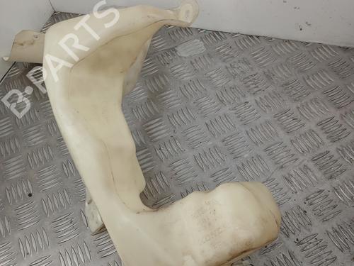 Used Windscreen washer tank Windscreen washer tank 30675171 30675171