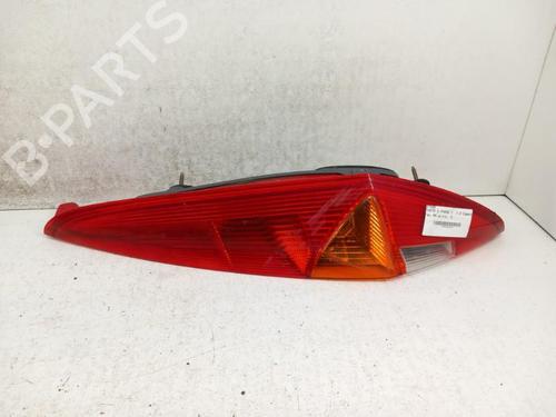 Używane Lampa tylna prawa FIAT PUNTO (188_) 1.2 60 (188.030, .050, .130, .150, .230, .250) (60 hp) 28746256