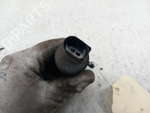 Used Washer pump HONDA CIVIC VIII Hatchback (FN, FK) 2.2 CTDi (FK3) (140 hp) 28740760