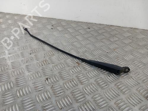 Used Front windshield wiper arm OPEL CORSA B (S93) 1.2 i (F08, F68, M68) (45 hp) 28737272