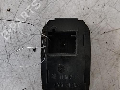 Used Right rear window switch Right rear window switch CITROËN C4 Grand Picasso I (UA_) 1.6 HDi 110 (112 hp) 28789620 28789620