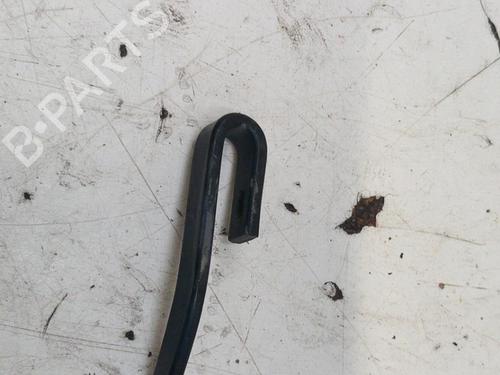 Used Front windshield wiper arm FORD FIESTA IV (JA_, JB_) 1.25 i 16V (75 hp) 28793859