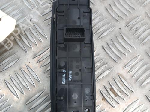 left-front-window-switch-renault-megane-iii-hatchback-bz01_-b3_-2008-28742866 main image