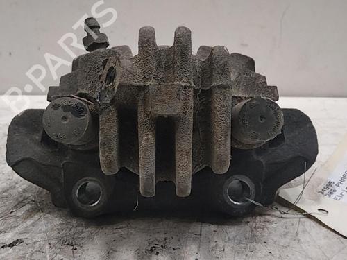 Używane Zacisk hamulca przedniego lewego PEUGEOT 306 Hatchback (7A, 7C, N3, N5) 1.4 (75 hp) 28790508