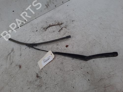 Used Front windshield wiper arm SEAT TOLEDO IV (KG3) 1.6 TDI (105 hp) 28763555