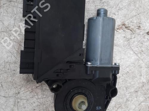 Portierruitmotor rechtsvoor AUDI A4 B7 Convertible (8HE) 2.0 TDI (140 hp) 28749797