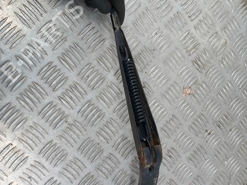 front-windshield-wiper-arm-toyota-rav-4-ii-_a2_-2000-2001-2002-2003-2004-2005-34456066 main image