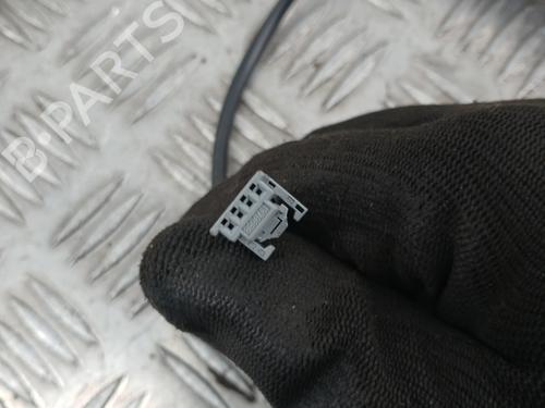 seat-buckle-renault-megane-e-tech-suv-2021-31113447 main image