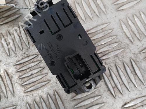 switch-renault-scenic-iii-jz01_-2008-2009-2010-2011-2012-2013-2014-2015-2016-33534020 main image