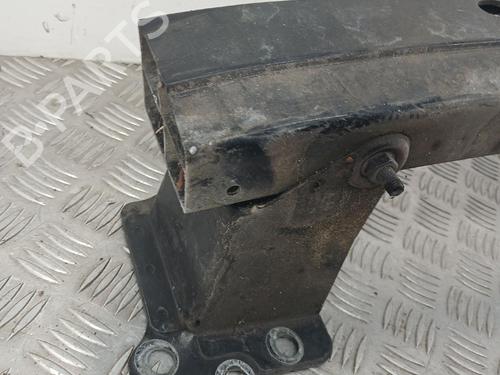 Used Front bumper reinforcement Front bumper reinforcement 37006856 37006856