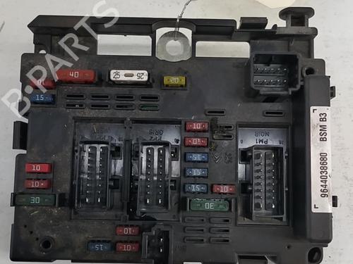Used Fuse box CITROËN XSARA (N1) 2.0 HDi 90 (90 hp) 28773598
