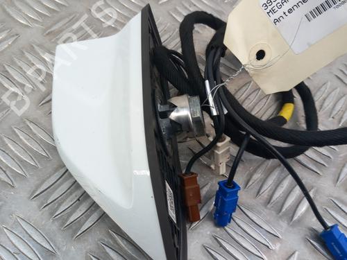 Antenne/Base RENAULT MEGANE IV Hatchback (B9A/M/N_) 1.5 Blue dCi 115 (B9A6) (116 hp) 28733566