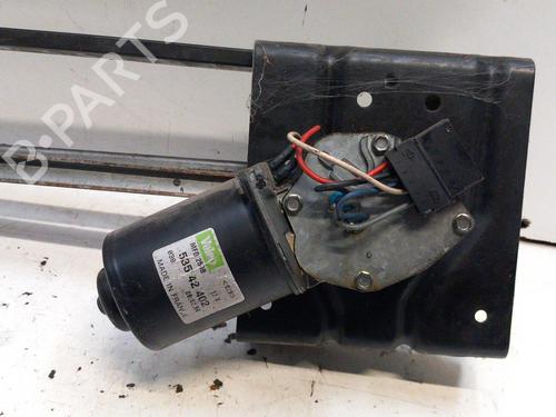 Used Front wiper motor RENAULT TRAFIC Van (T_, P_, V_) 2.1 D (64 hp) 28778632