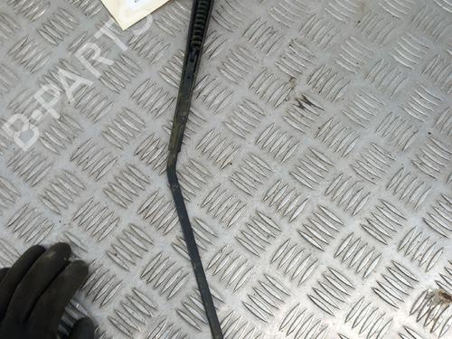 Used Front windshield wiper arm Front windshield wiper arm 34415333 34415333