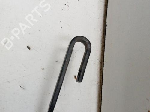 Used Front windshield wiper arm NISSAN MICRA III (K12) 1.5 dCi (86 hp) 28758779