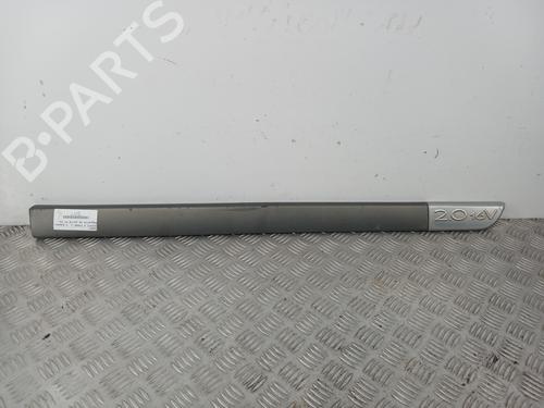 Used Door moulding trim RENAULT SCÉNIC II (JM0/1_) 2.0 (JM05, JM0U, JM1N, JM1U, JM2V) (135 hp) 30392341