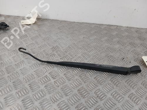 Used Front windshield wiper arm PEUGEOT 1007 (KM_) 1.4 HDi (68 hp) 31976651