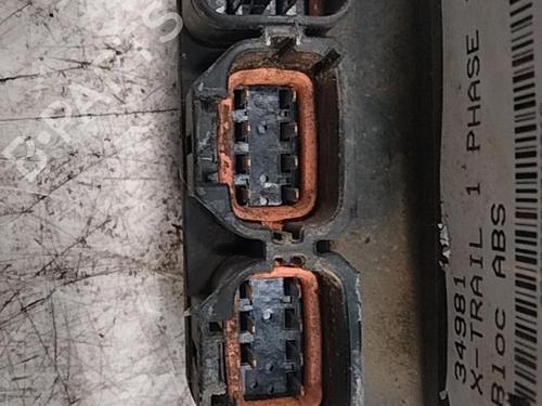 Used ABS pump NISSAN X-TRAIL I (T30) 2.2 Di 4x4 (114 hp) 28764627