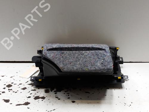 Hanskerom RENAULT MEGANE IV Hatchback (B9A/M/N_) 1.5 Blue dCi 115 (B9A6) (116 hp) 28766385