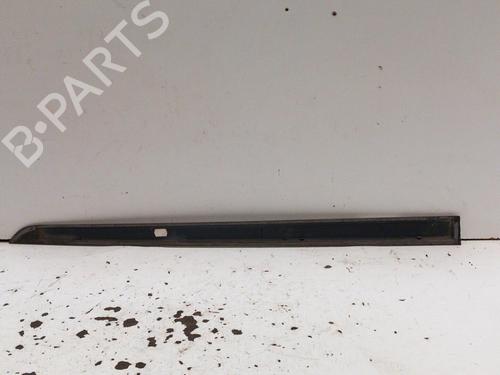 door-moulding-trim-opel-astra-h-estate-a04-2004-2005-2006-2007-2008-2009-2010-2011-2012-2013-2014-28758882 main image