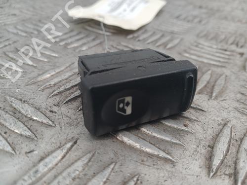 Used Right front window switch Right front window switch RENAULT MASTER II Platform/Chassis (ED/HD/UD) 2.2 dCI 90 (ED0G, ED0N, HD0G, HD0N, HD1G, HD1N, UD0G,... (90 hp) 32783258 32783258