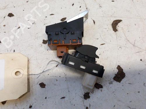 Used Right rear window switch Right rear window switch DS DS 3 / DS 3 CROSSBACK (UR_, UC_, UJ_) 1.5 BlueHDi 130 (UCYHZR) (130 hp) 28759035 28759035