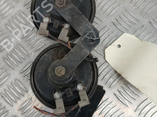 horn-mercedes-benz-e-class-t-model-s124-1993-1994-1995-1996-30597225 main image