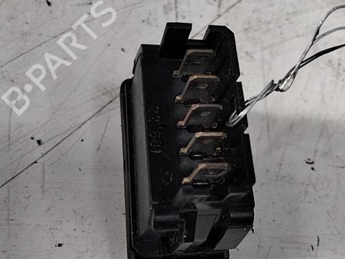 Used Right front window switch PEUGEOT 306 Hatchback (7A, 7C, N3, N5) 1.9 D (68 hp) 28771682