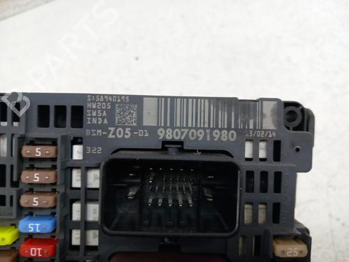 Boîte à Fusibles CITROËN C4 Picasso II 1.6 HDi / BlueHDi 115 (115 hp) 28746237