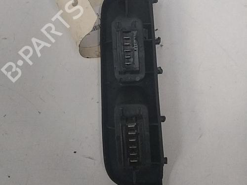 Comutador vidro frente esquerdo RENAULT CLIO II (BB_, CB_) 1.2 (BB0A, BB0F, BB10, BB1K, BB28, BB2D, BB2H, CB0A,... (58 hp) 28747814