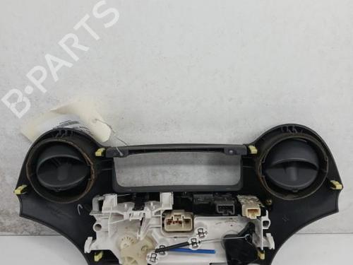 Używane Panel klimatyzacji / ogrzewania TOYOTA YARIS (_P1_) 1.3 (NCP10, SCP12_) (86 hp) 28741179
