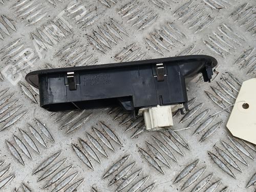 Used Left front window switch Left front window switch RENAULT CLIO III (BR0/1, CR0/1) [2005-2014] 35815179 35815179