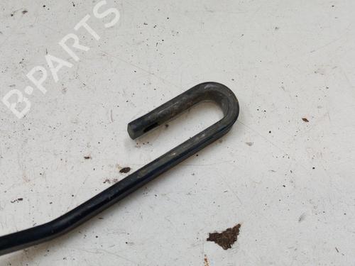 Used Front windshield wiper arm VW GOLF III (1H1) 1.9 TDI (90 hp) 28778266