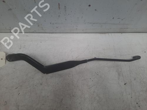 Used Front windshield wiper arm Front windshield wiper arm 36424601 36424601