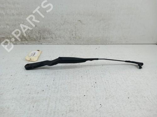 Used Front windshield wiper arm Front windshield wiper arm VW GOLF IV (1J1) 1.9 TDI (90 hp) 28768372 28768372